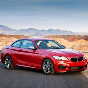 BMW 2シリーズ、高性能版の「M235i」に試乗