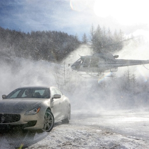 マセラティ初の4WD、「Q4」で雪上を走る！