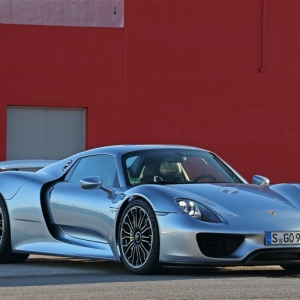 918スパイダー試乗。ニュル最速のPHVの実力