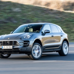ポルシェ初のコンパクトSUV、マカン同乗試乗