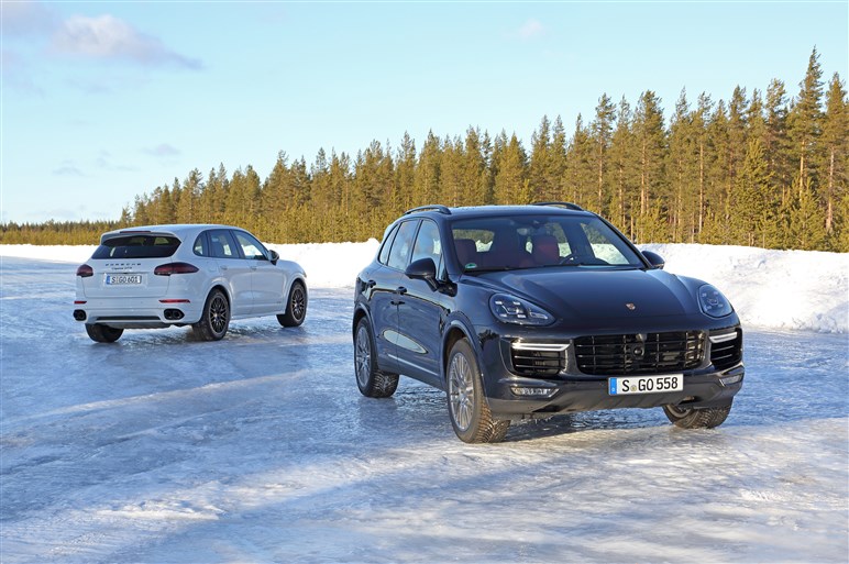 新型カイエン ターボSとGTSにスウェーデンで試乗