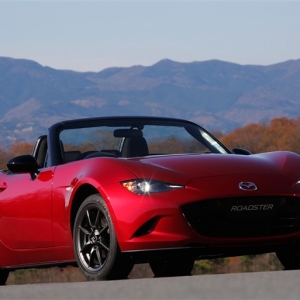 新型ロードスターのプロトをテスト。MT車の走りの実力は？