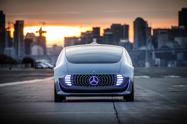 自動運転車メルセデス・ベンツF015からどんな未来が見えるのか？