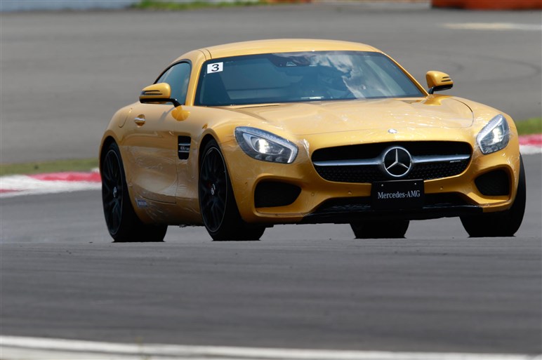 AMG GT Sで富士スピードウェイを走る。果たしてその実力は？