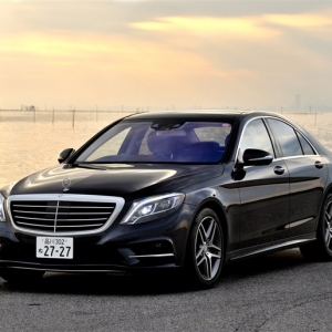 燃費20km/L超・998万円のS300hは本当にSクラスのベストバイか？