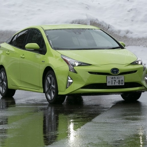 プリウス4WDモデル・E-Fourで雪上ロングドライブテスト