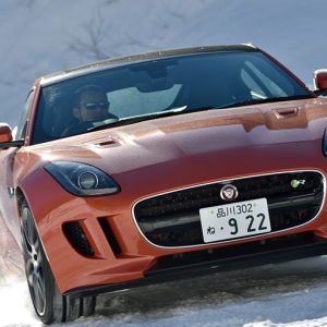 雪上イッキ乗りで辿りついた結論とは？…ジャガーFタイプ＆XE、イヴォーク＆レンジローバー ...