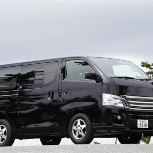 日産の“はたらくクルマ”と海外専用ピックアップにイッキ乗り
