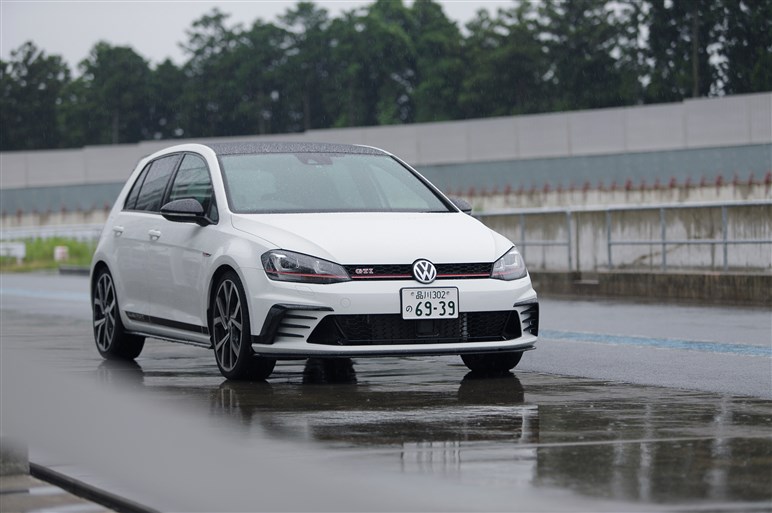 ゴルフGTIクラブスポーツに試乗。雨中のサーキットで実力を確認