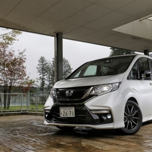 ステップワゴン モデューロX に試乗。走りはどう変わった？