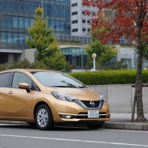 ノート e-POWERに試乗。新パワートレーン搭載で他を圧倒する出来栄えに