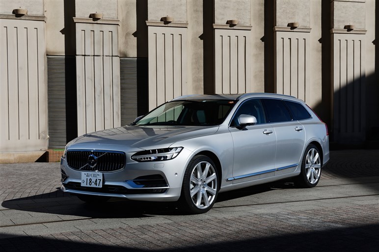新型ボルボV90とS90速攻試乗。新世代プラットフォーム採用の走りは？