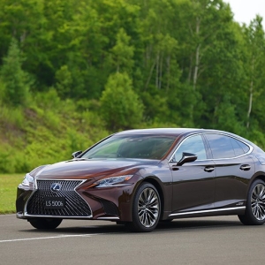 レクサス LSに搭載される最新の運転支援機能は世界標準に並んだのか？