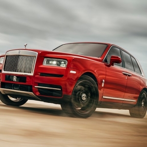 ロールス・ロイスが手掛ける初のSUV・カリナンを発表会場でチェックした