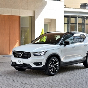 ボルボXC40はカジュアルな秀作SUV。タイヤサイズが悩みどころ