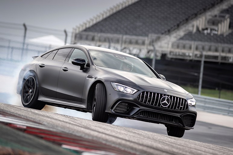 4ドア版AMG GTは高剛性ボディが印象的。ライバルはパナメーラ