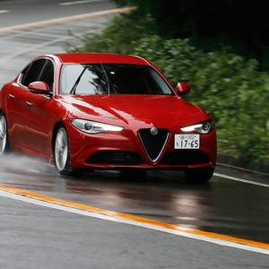 アルファ ジュリアの走りは3シリーズに匹敵。残るはドイツに負けない先進感