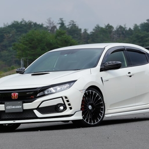 無限パーツを装着したシビック タイプRに試乗。サーキット初心者向けの品揃え