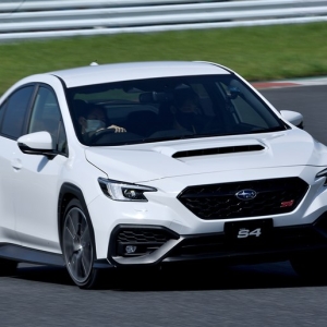 新型スバルWRX S4試乗。2.4Lエンジンはレスポンス抜群。可変ダンパー搭載の「STI Sport R」がオススメ ...