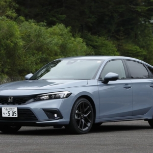 新型ホンダ「シビック」試乗　見た目も走りも居住性もヨシ。これを自動車界の十徳ナイフと呼びたい ...