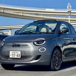 ライバルはホンダe！ 電気自動車になった「フィアット 500e」は400万円後半。今年導入予定の500台はすぐ売れちゃうかも!? ...