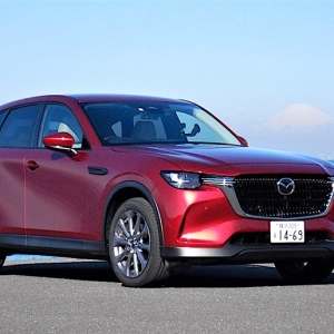 CX-60の乗り心地が大改善!? 巷で噂の「硬さ」が解消された“乗り味の異なるモデル”に試乗 ...