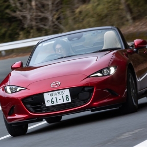 1t超もその魅力は輝きを増すーー新型ロードスターは“小さな”変化で走りを“大きく”進化させた ...
