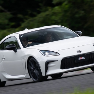1年足らずでマイナーチェンジしたトヨタ GR86＆スバル BRZに試乗。改良前後どちらがおすすめ？ ...