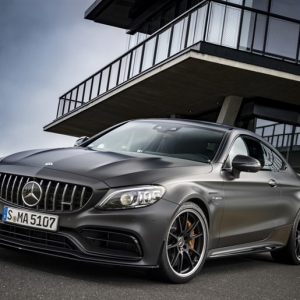 AMG C63に試乗…その前にアーマーゲーという無教養な発音はやめよう