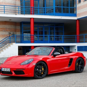718ボクスター＆ケイマンの新種Tモデルはノーマル以上、Sモデル以下で足回りを主にチューン ...