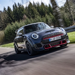 日常使いもできるサーキットマシン、ミニ JCW GP。ドイツでは日本から逆輸入の話も浮上