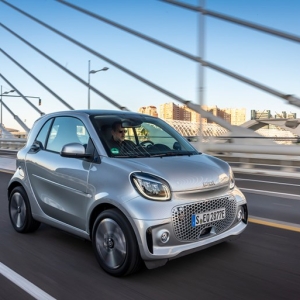 すべてEVになったスマートの2020年モデルは200万円台後半～。次期型は中国企業と共同開発予定 ...