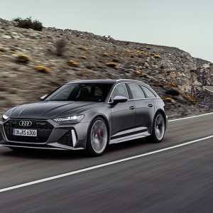 アウディのハイスペックワゴンRS6 アバント試乗。日本には今春導入予定