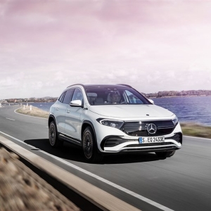 売れない「EQC」の汚名返上なるか？　メルセデス期待の電動SUV「EQA」に緊急試乗した