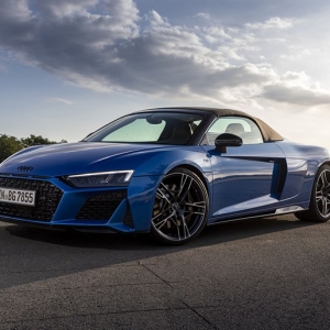 アウディのスポーツカーR8とTTは打ち切り!?　新たに追加されたR8の後輪駆動モデルから見える事情とは ...