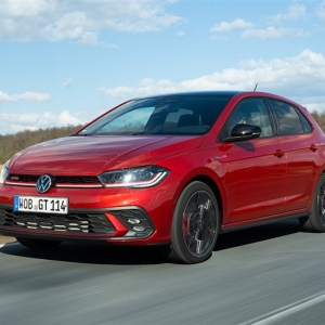 VW ポロGTIがフェイスリフト。充実した先進装備やホットハッチの魅力に…もうゴルフGTIは要らないかも!? ...