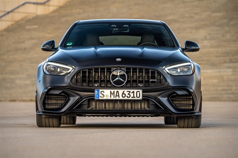 V8から直4ターボPHEVへ！ AMG C63Sのゲームチェンジャーぶり