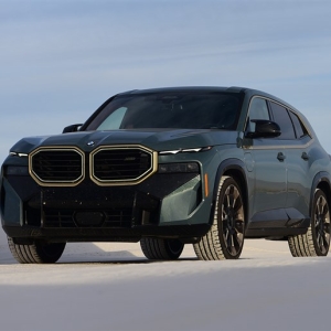 世界が驚いたカクカク巨大ボディ＆M最強パワー！ BMW「XM」はどんなクルマ？