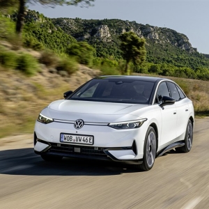 最高傑作のEV。「ID.7」は900万円超えだが久しぶりにVWらしい良さがあふれている！