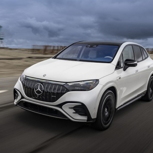 日本上陸した「EQE SUV」のAMGに速攻試乗した！ 買うには覚悟も必要だが…