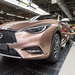 ここまで一緒？　ホントにこれでいいのかメルセデス