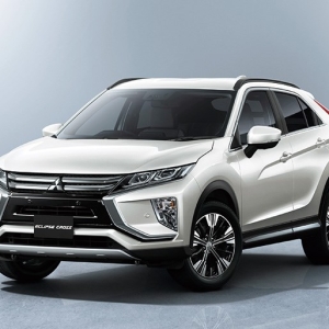 国産車お得意のギンギラメッキを変えたらデザインはいい感じになる!?