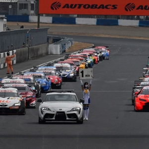 ハコ車レースの国内最高峰「スーパーGT」が開幕！　“2クラス混走”や“サクセスウェイト”がスリリングなシーンを生みだす ...