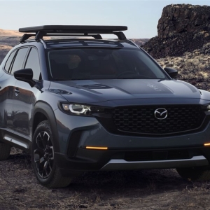 カッコ良すぎ！ マツダがオフ系SUV「CX-50」を日本で販売しない理由とは？