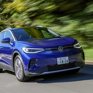 国産EVに真っ向勝負。VW「iD.4」はどんなクルマ？ 購入時の注意点は？