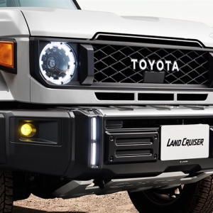 「ランクル70」新車で買えないなら中古は？ そもそも古いクルマ購入で注意すべきことは？ ...