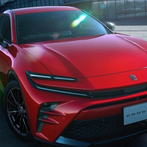 ポルシェとも肩を並べる!?　欧州車と比べて気づくクラウンスポーツPHEVのスゴさ