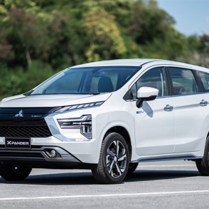三菱のイケてるMPV「エクスパンダー」にハイブリッド登場。価格は？ 日本導入はあるか考えた ...