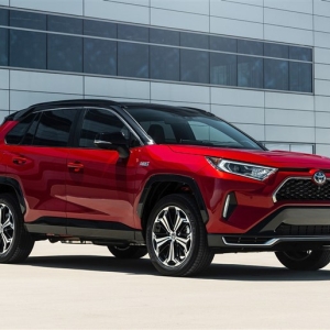 世界で一番売れるSUV「RAV4」が2024年に新型発表！ 来年発売でほぼキープコンセプト