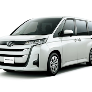 【267万円】売れてるミドルサイズミニバン「ノア」の最安グレード“ガソリンのX”はアリかナシか？ ...